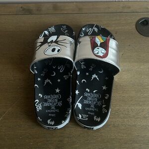 The Night Before Christmas  Sally And Jack Metallic Women’s Slides. Size 10.